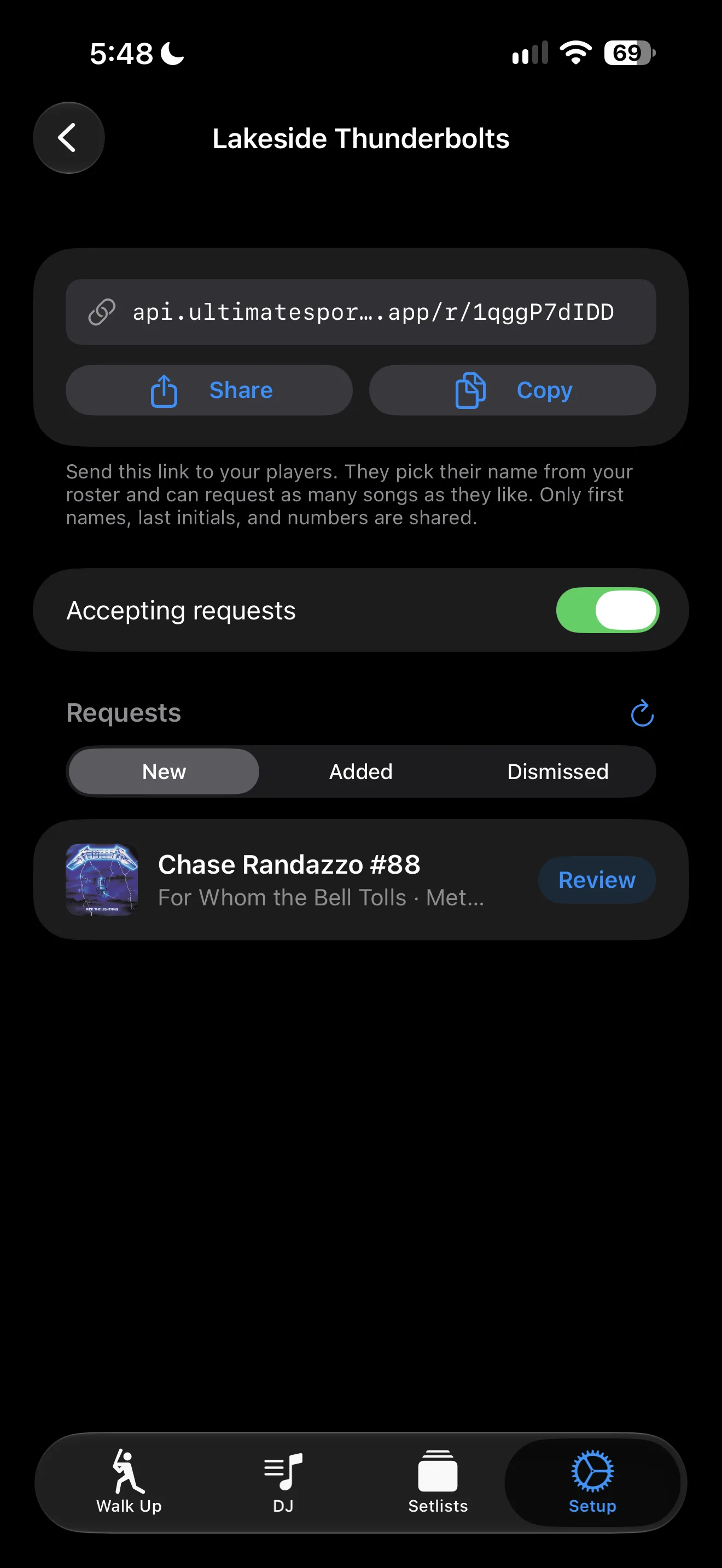 Walk-up song requests screen showing a shareable team link, an accepting requests toggle, and a new request from a player